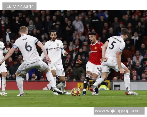 意甲激战曼联逆转本菲卡全场沸腾赛后分析引发热议