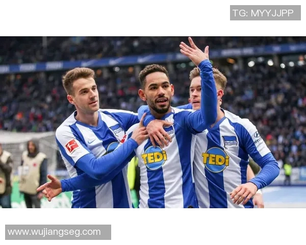 欧联杯曼联大胜波尔图帽子戏法引发全场狂欢数据分析揭示精彩瞬间