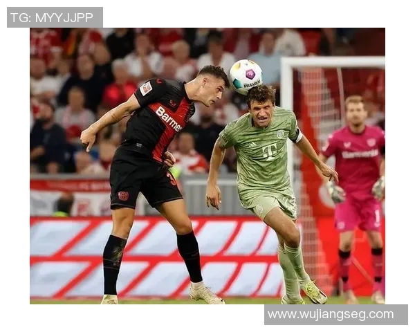 国王杯曼联大胜国米五球狂潮神扑引发争议判罚全场沸腾 国王杯曼联大胜国米五球狂潮神扑引发争议判罚全场沸腾