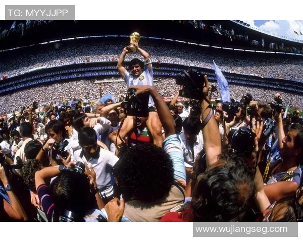 世界杯精彩对决那不勒斯与巴萨战成平局帽子戏法点燃全场激情 世界杯精彩对决那不勒斯与巴萨战成平局帽子戏法点燃全场激情